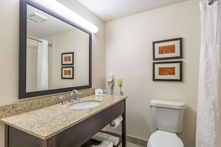 Room 9 of 31