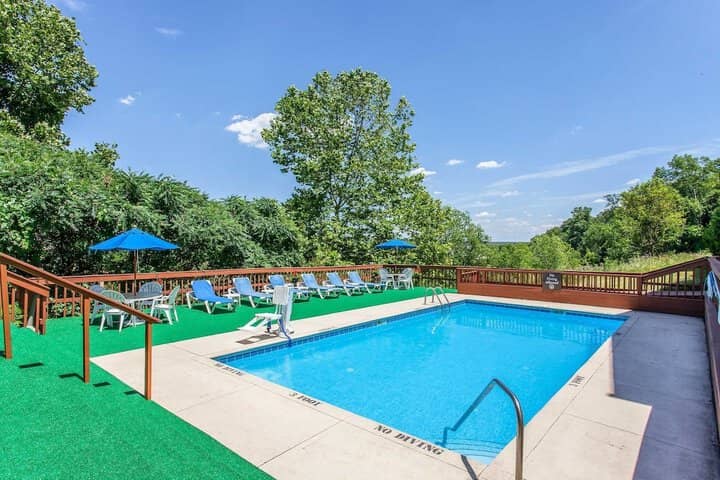 Pool 28 of 31